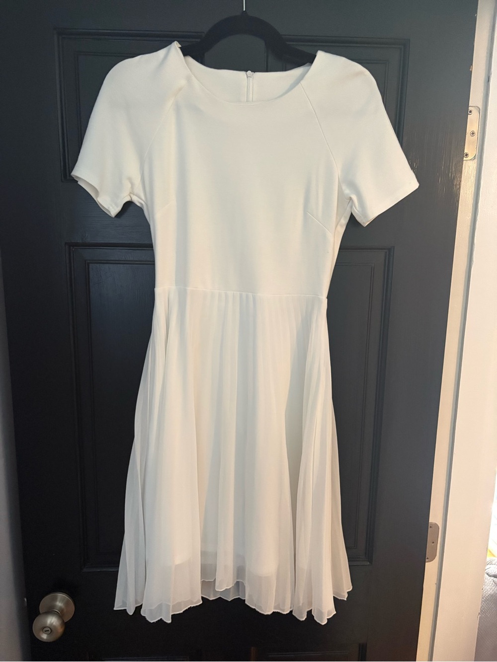 White Short Sleeve Pleated Skirt Dress